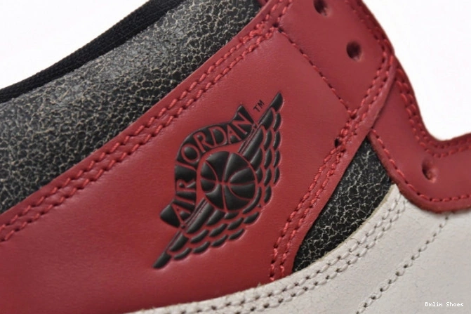 Bmlin OG Found Retro 1 and DZ5485-612 Chicago Jordan High Lost 0820